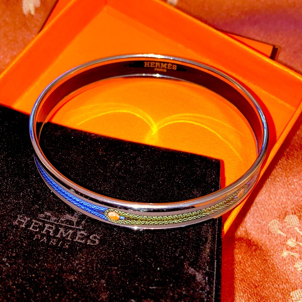 HERMÈS bangle. Fits small or medium wrist. - Picture 1 of 2